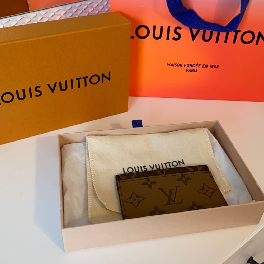 BRAND NEW Louis Vuitton Card Holder